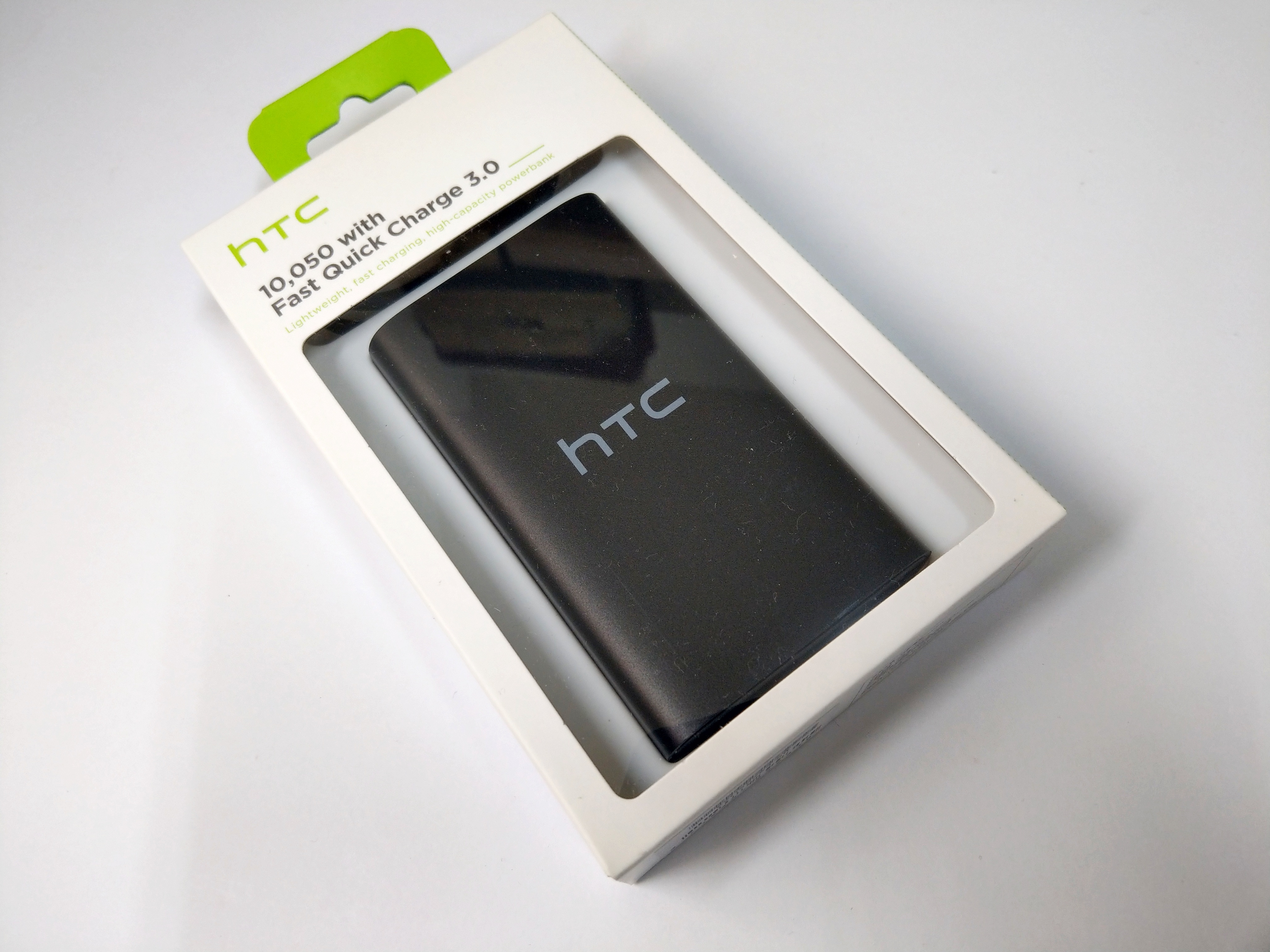 ［開箱］HTC雙向QC 3.0快充行動電源