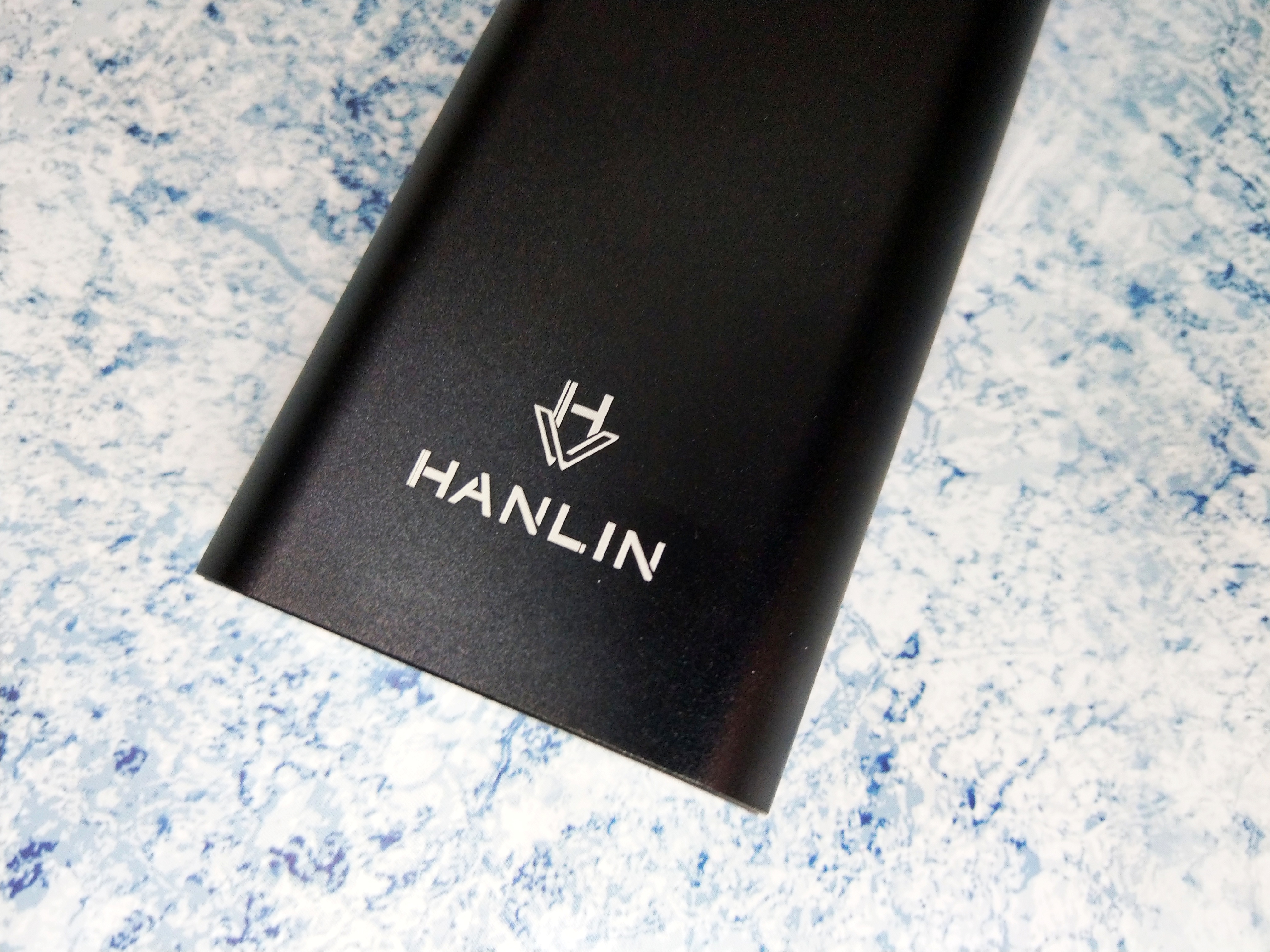 HANLIN – 石墨烯行動電源、快速充電實測