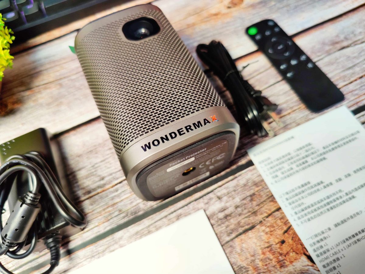 [ 投影機推薦 ] WONDERMAX AP7 微型投影機 - 輕便可攜、住宿旅遊必備工具 - 投影機 - 科技生活 - teXch