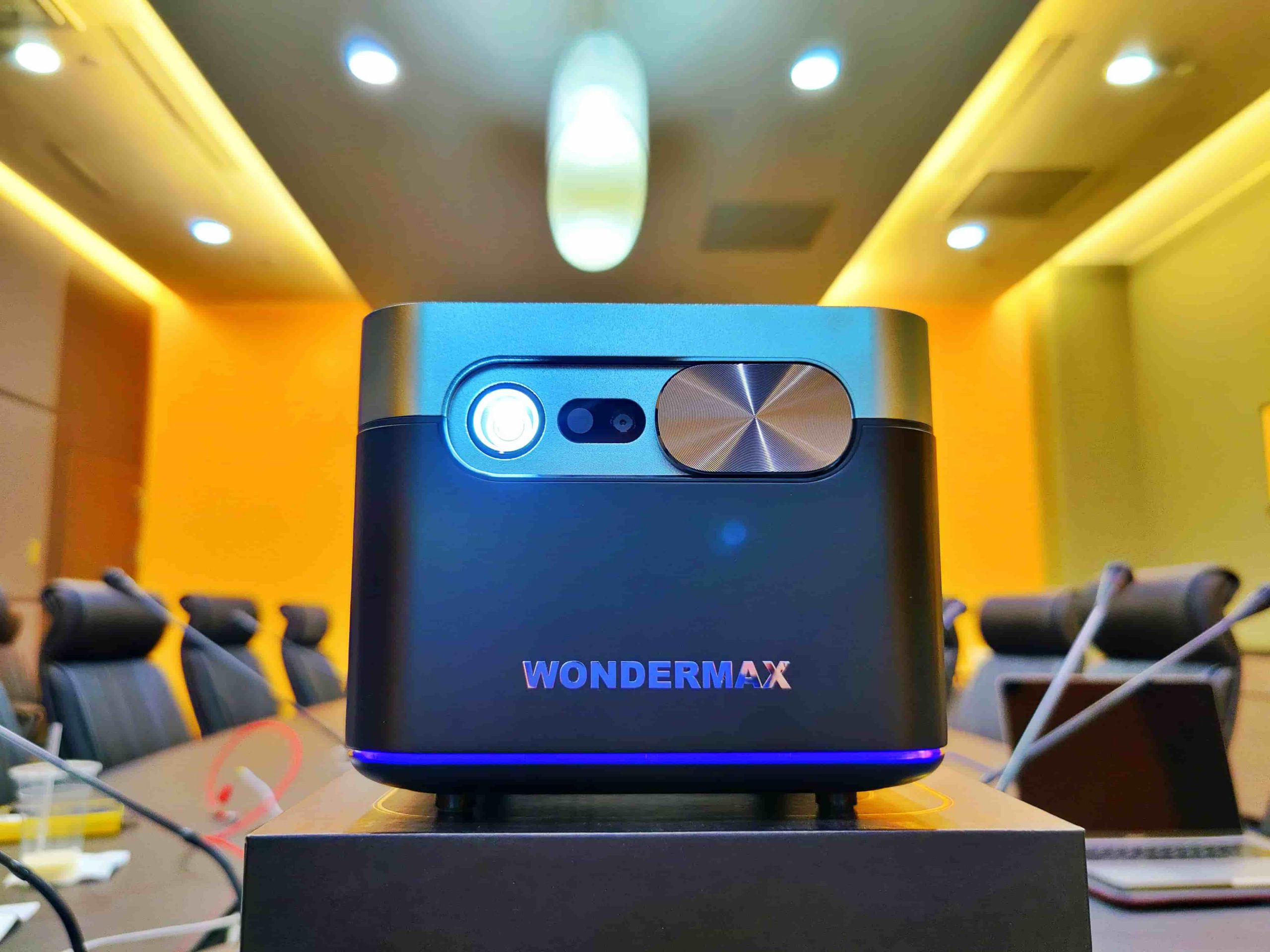 [ 投影機推薦 ] WONDERMAX AP3 Plus 投影機使用心得分享 – 超高亮度、自動對焦、會議追劇必備神器