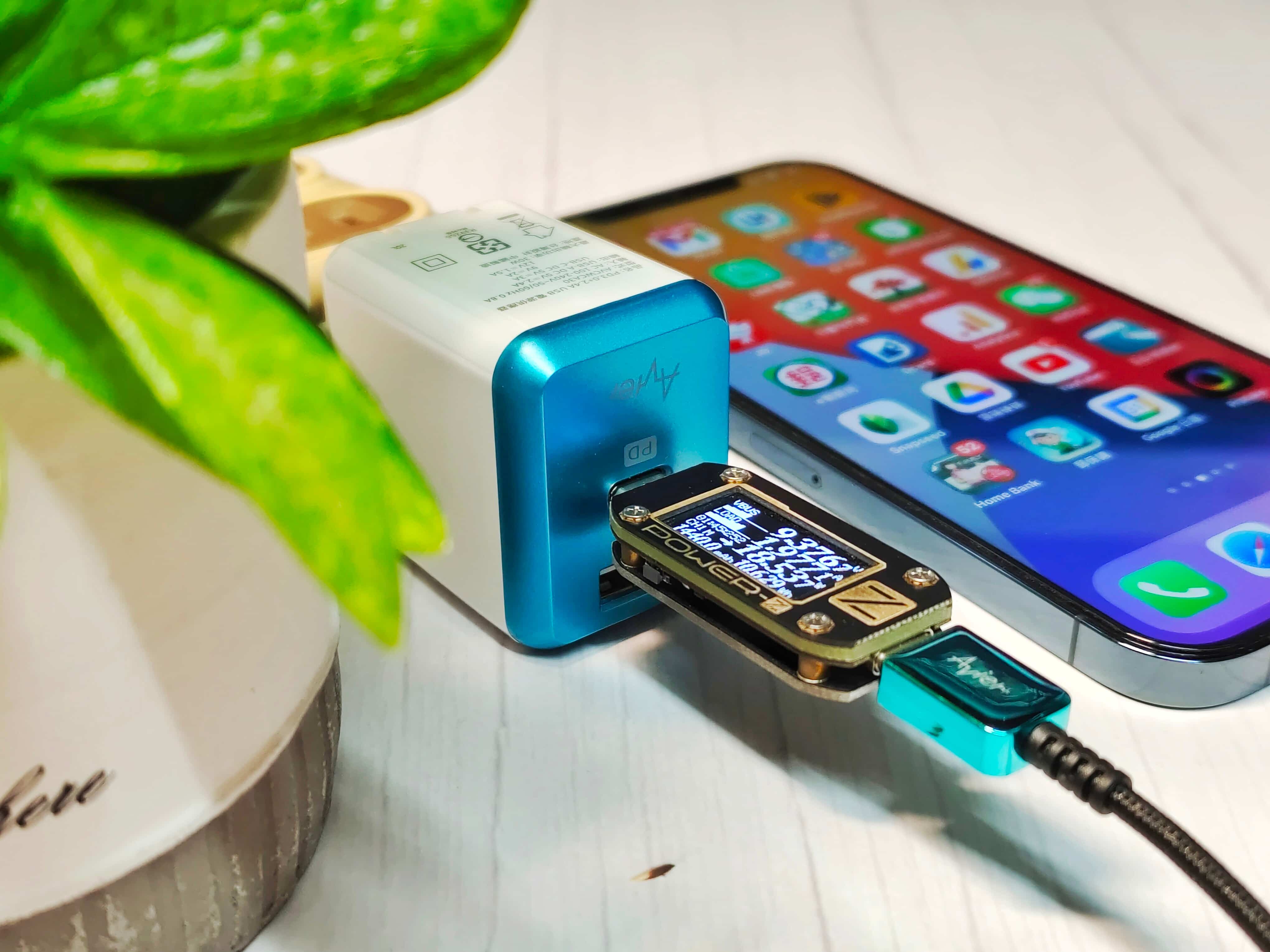 iPhone充電知識懶人包 – Avier PD充電器、快充線開箱實測
