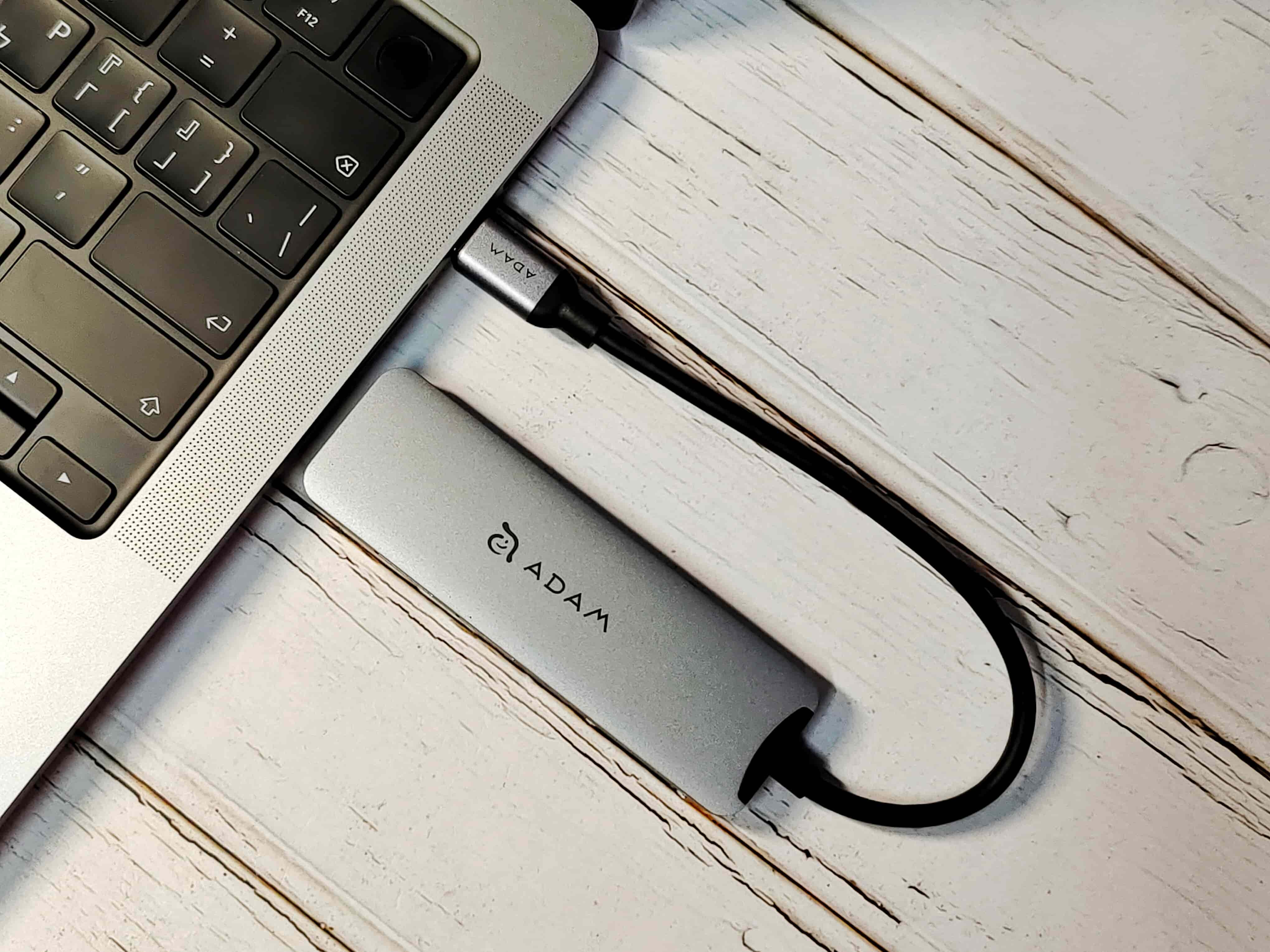 2022 MacBook Hub推薦 – 「 ADAM 亞果元素 A05 」USB-C Gen2 五合一集線器開箱實測